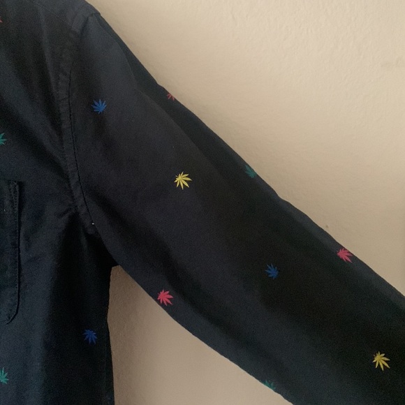 Men’s Long sleeve button up - Black with leaf print/pattern - Picture 4 of 7